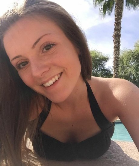 Brenna Winters star art gallery