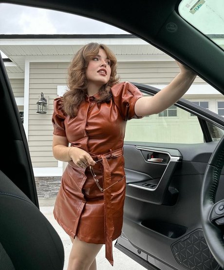 Alondra Larson pornstar exclusive pics