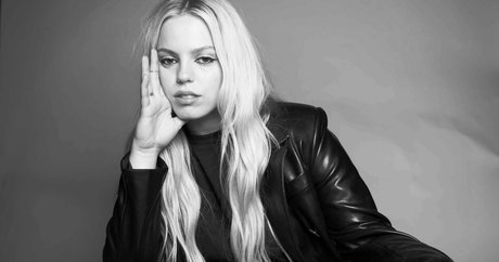 Renee Rapp model xxx photo