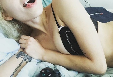 YungMallory pornstar high quality galleries