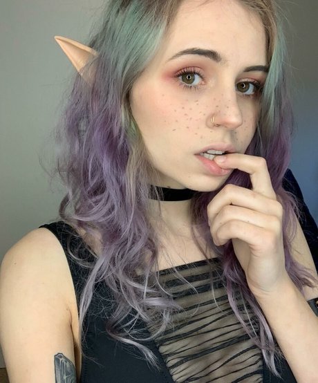 YungMallory actress photo