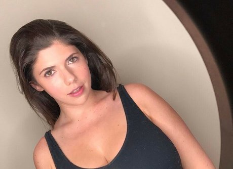 Emily Helen Barry top pornstar pictures