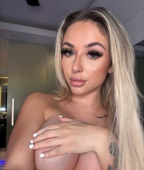 sophielouise1x star nude image