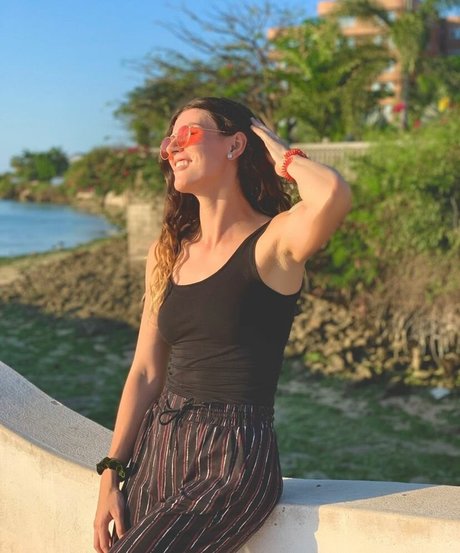 Kaila Petrosino star erotic pic