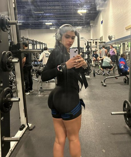 Yalibarel nudes model pics