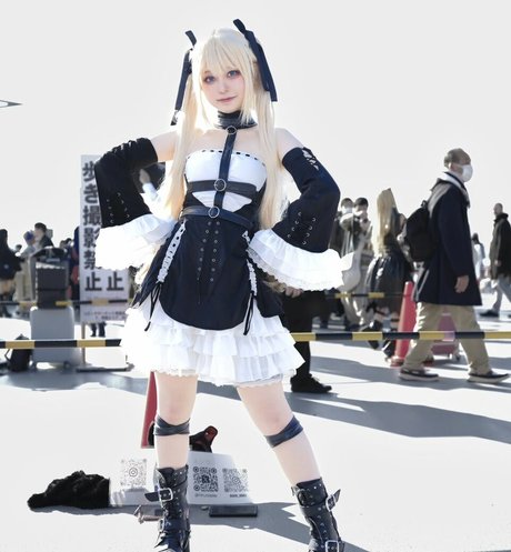 min cosplay model galleries