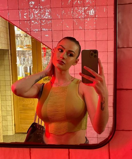 Nadia Jemez hd pornstar img