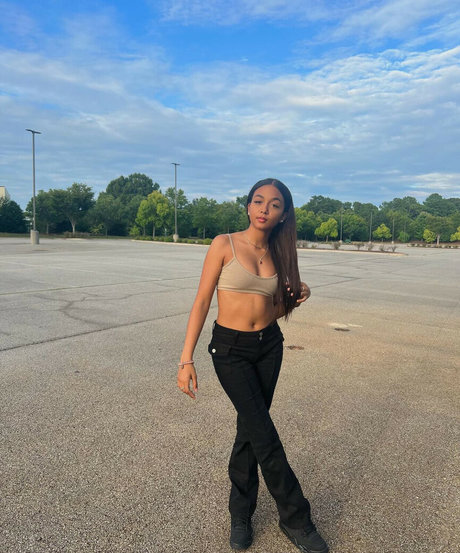 Lexi Vee high quality model pic