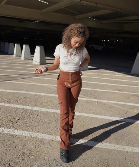 Lexi Vee nice actress picture