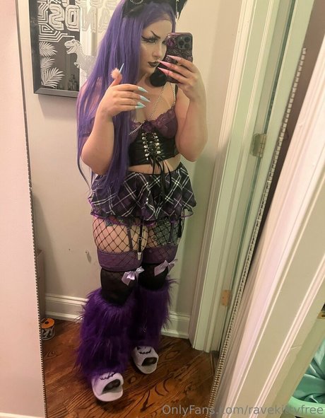 ravekittyfree model hot photo