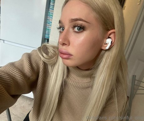 tall latina onlyfans top picture