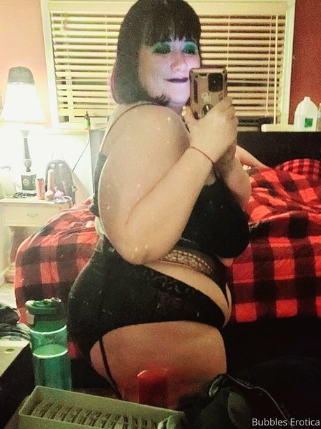 bubbleser0tica naked pornstar image