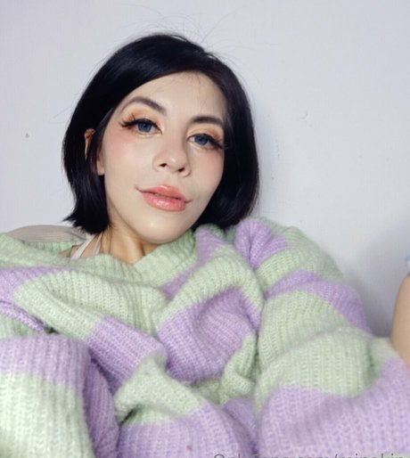 minakin model pornographic archive