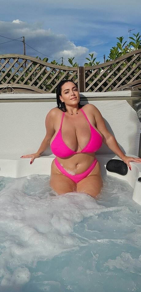 Busty Klara star nudes pic