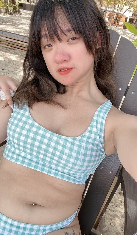 Yousoromi model erotic pics