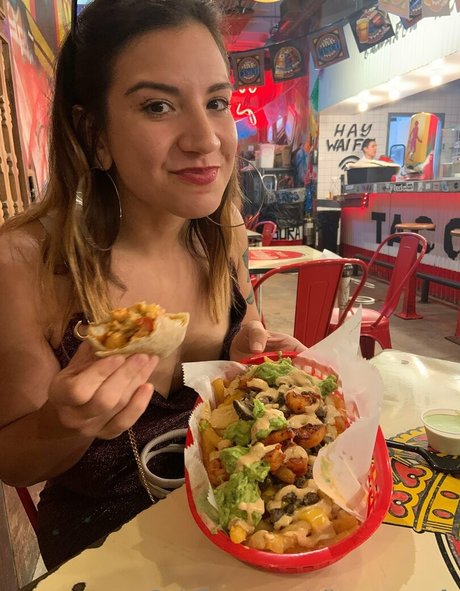 ailu perez ufc nice star photo