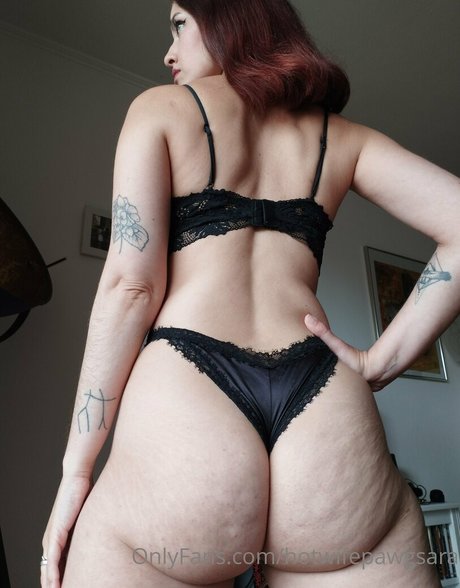 saragotcheeks model beautiful images