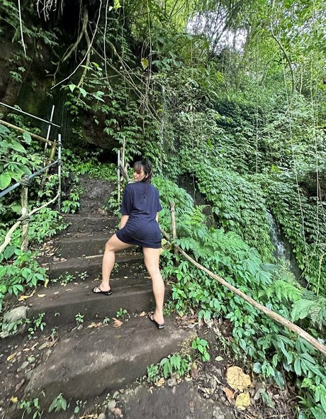 asian eyes v Quick model image