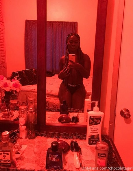 chocolate kitti hot model photos