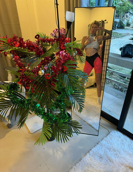 iamvirtuallady naked actress pic