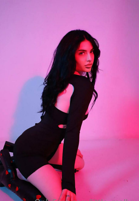 little mollyy star sexy pics