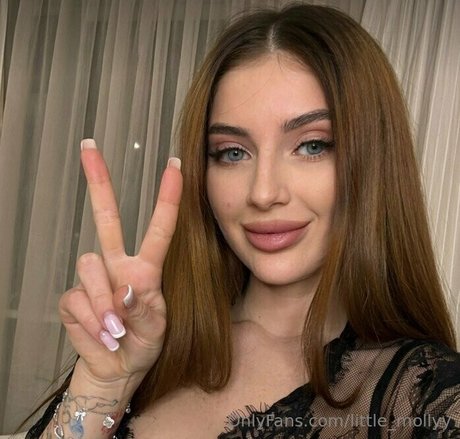 little mollyy model nude archive