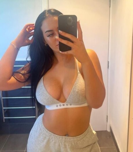 brittanybrownn pretty star img