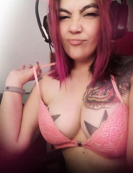 Azulakat erotic actress pic