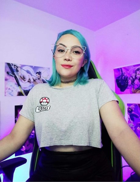 Azulakat actress photos