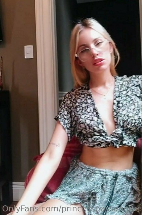 princesspassengerr star high quality photo