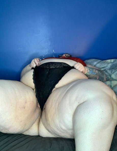 adenahx nude model img