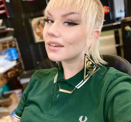 Danni Kancho perfect actress pics