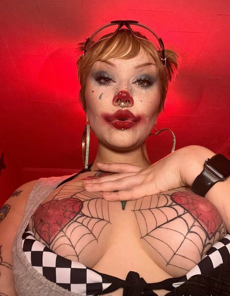 Danni Kancho model pretty gallery