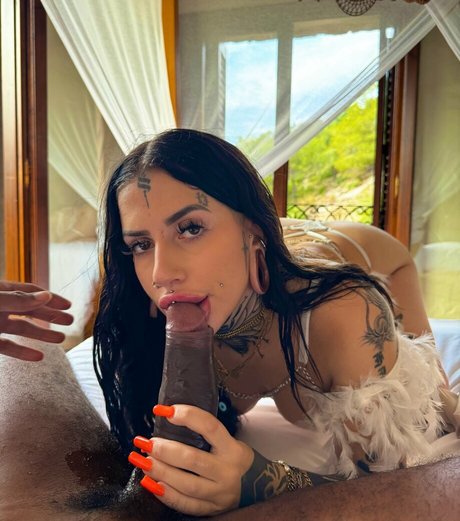 Laetitiaversace nudes actress images