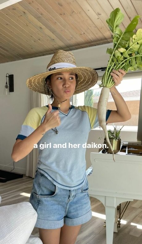 Niki Zefanya star free pic