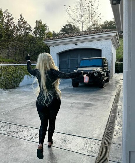 Alabama Barker adult actress photos