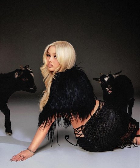 big tits cougar onlyfans sexy nude images