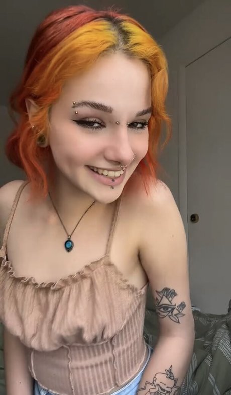 Pissflavoredlemonade nudes actress pictures