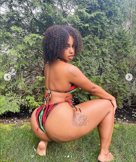 LightSkin pornstar high quality images