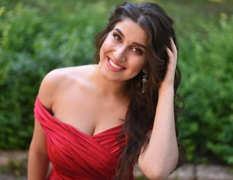 Valeriia Simavonian sex model photos