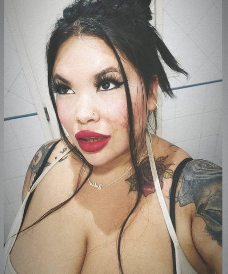 Naty Mari nice actress pics