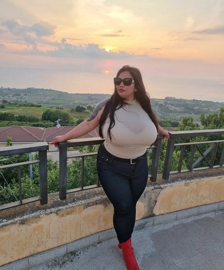 Naty Mari pornstar exclusive pic