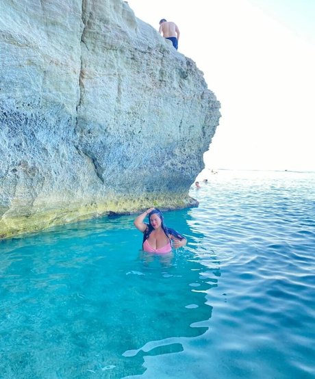 Naty Mari pornstar adult picture