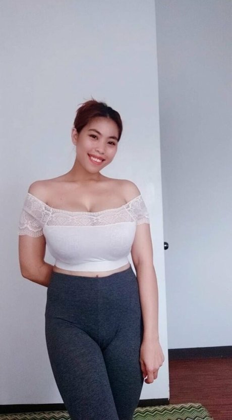 BustyCia star erotic pic