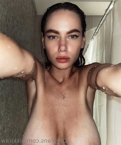 Vikkiraw star naked pics