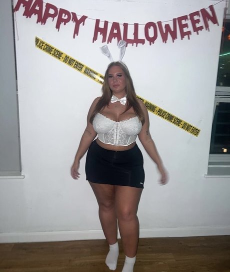 ellierobsxx art star pic