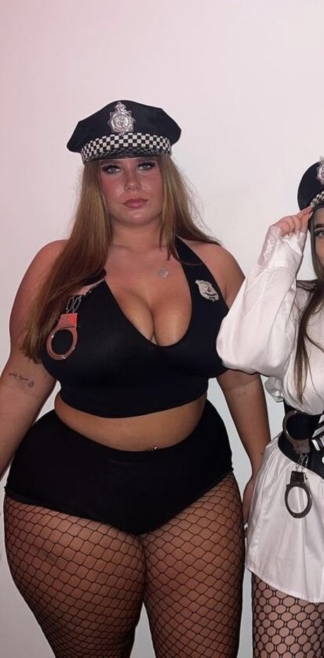 ellierobsxx nice model pic