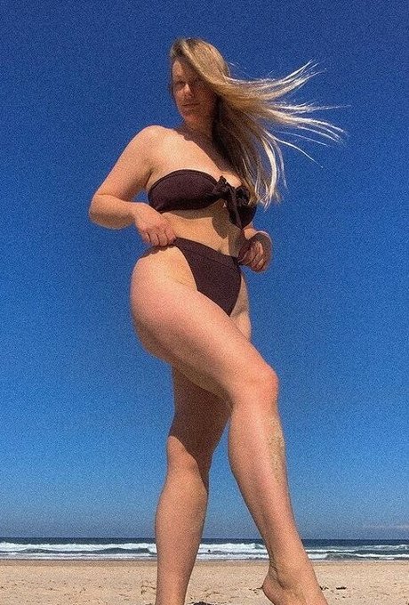 Amelia Jaane hot pornstar img