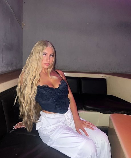 Trinity Charlton top actress images