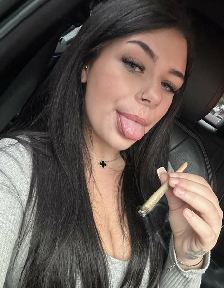 babyliv18 pornographic star pic